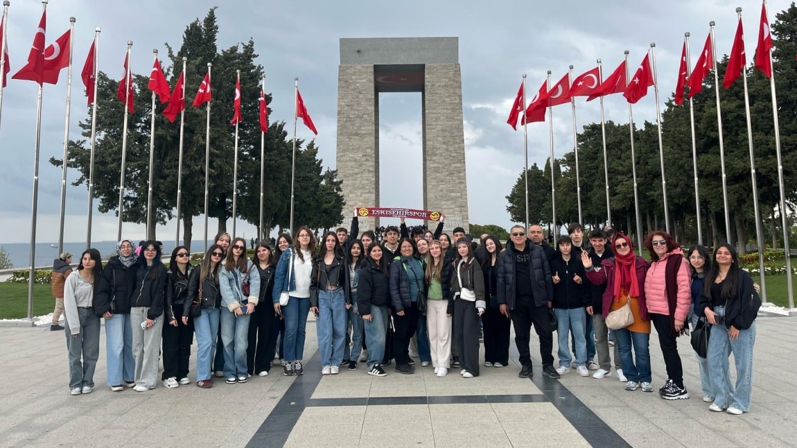 12-13 NİSAN BU TARİHİNDE OKUL OLARAK ÇANAKKALE GEZİSİ DÜZENLEDİK 